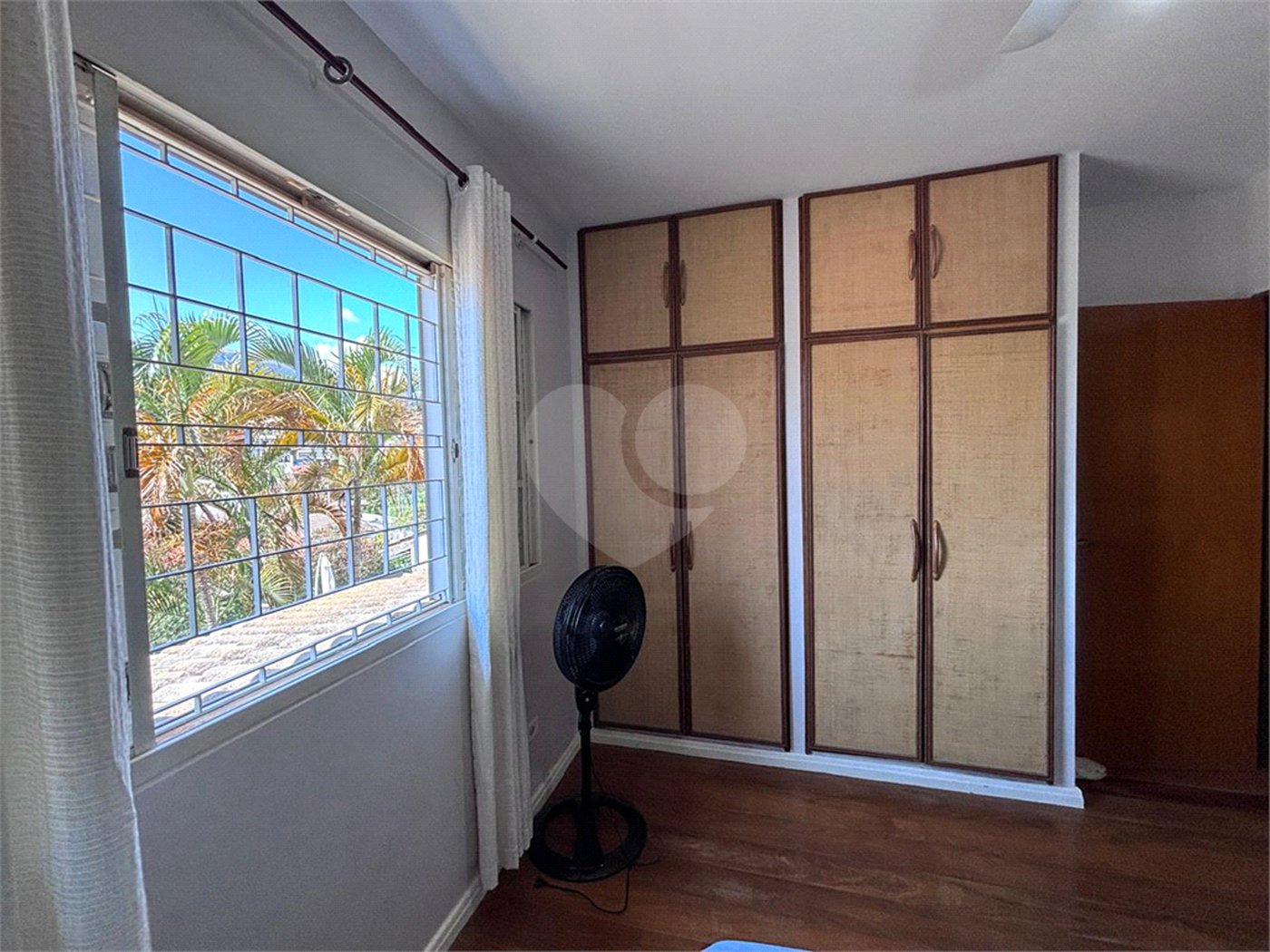 Casa à venda com 5 quartos, sendo 2 suítes,  em Jardim Maristela, Atibaia, SP