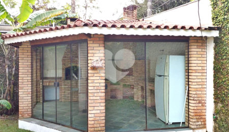 Casa à venda com 4 quartos, sendo 1 suíte,  no condomínio Parque Imperial da Cantareira, Mairiporã - SP
