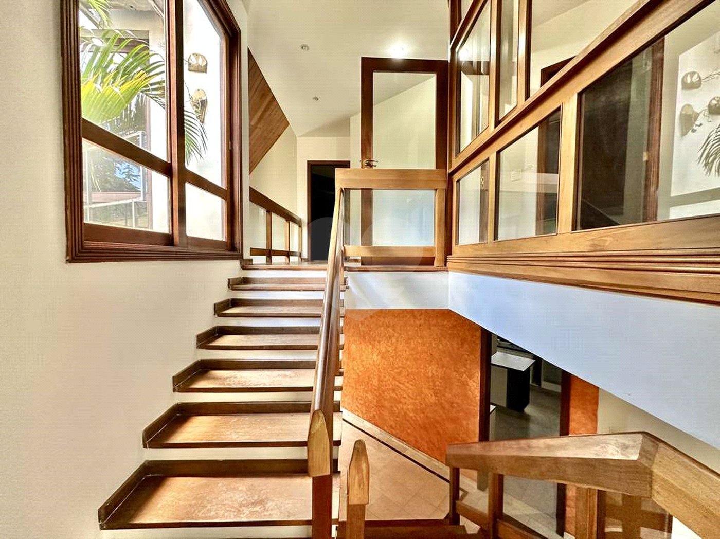 Casa à venda com 4 quartos, sendo 2 suítes,  no condomínio São Paulo Ii, Cotia - SP