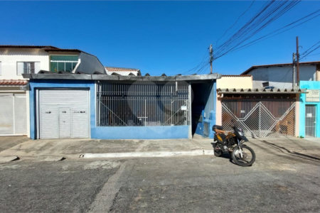 Casa à venda com 14 quartos em Vila Nivi, São Paulo, SP