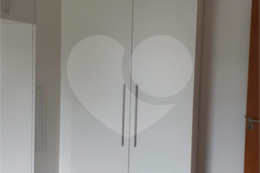 Casa à venda ou para alugar com 3 quartos, sendo 2 suítes,  no condomínio Residencial Erika, São Paulo - SP