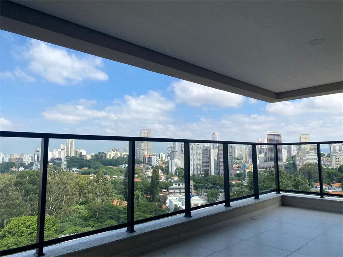 Apartamento à venda com 4 quartos, sendo 2 suítes,  em Pinheiros, São Paulo, SP