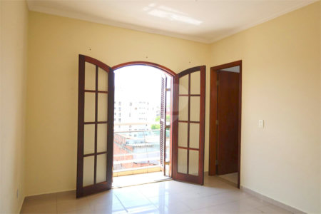 Sobrado à venda com 3 suítes em Vila Marari, São Paulo, SP