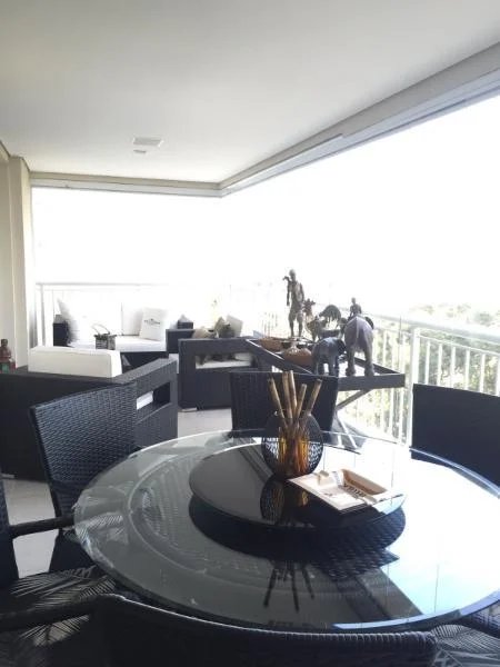Apartamento à venda com 4 quartos, sendo 3 suítes, em Vila Andrade, São Paulo, SP