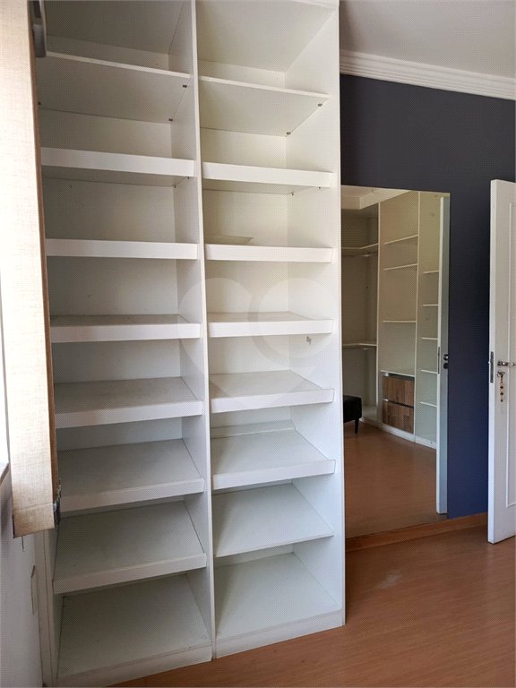 Casa à venda com 4 quartos, sendo 1 suíte, no condomínio Atlantico Sul, Rio de Janeiro - RJ