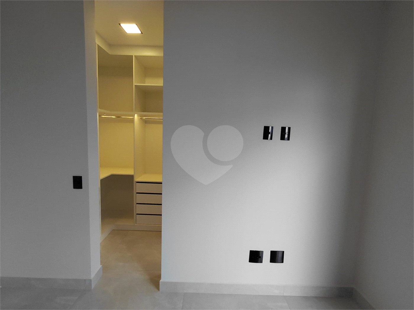 Casa à venda com 3 suítes no condomínio Residencial Milano, Indaiatuba - SP