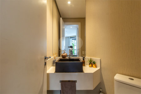 Apartamento à venda com 4 quartos, sendo 2 suítes,  em Vila Mariana, São Paulo, SP