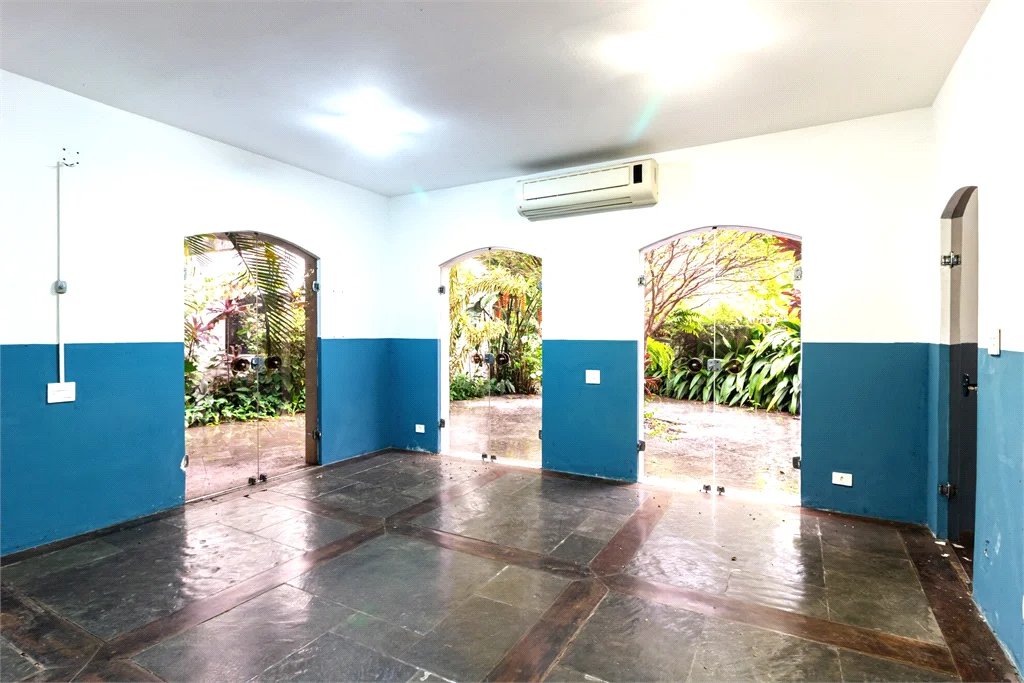 Casa à venda com 4 quartos, sendo 1 suíte,  em Jardim das Bandeiras, São Paulo, SP