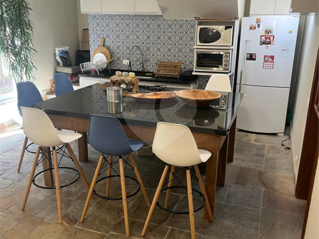 Sobrado à venda ou para alugar com 8 quartos, sendo 4 suítes,  em Jardim Marajoara, São Paulo, SP