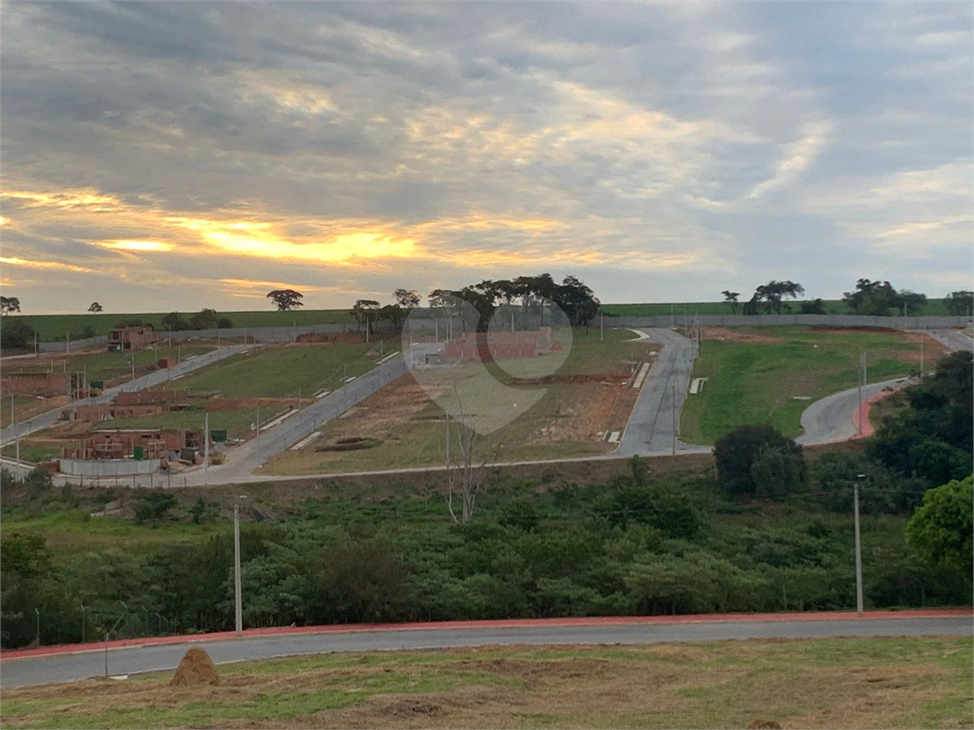 Terreno à venda no condomínio Jardim Residencial Helena Maria, Sorocaba - SP