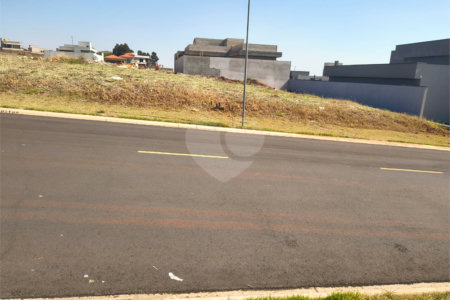 Terreno à venda no condomínio Riviera Village - Cravinhos, Cravinhos - SP