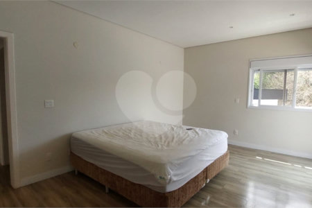 Casa à venda com 3 suítes no condomínio Figueira Garden, Atibaia - SP