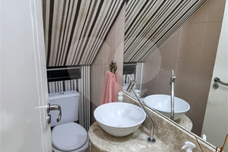 Sobrado à venda com 4 quartos, sendo 1 suíte, em Tremembé, São Paulo, SP