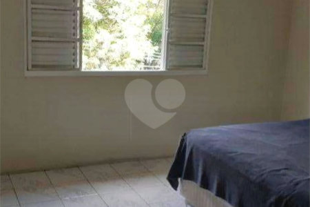 Casa à venda com 3 quartos, sendo 1 suíte, em Jardim Pinheiros, São Paulo, SP