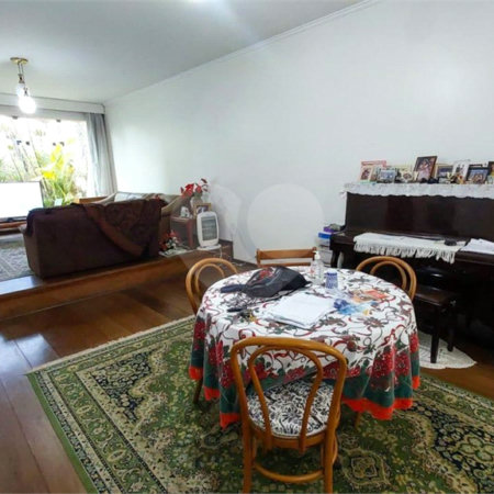 Casa à venda com 6 quartos, sendo 3 suítes, em Jardim Brasil (zona Sul), São Paulo, SP