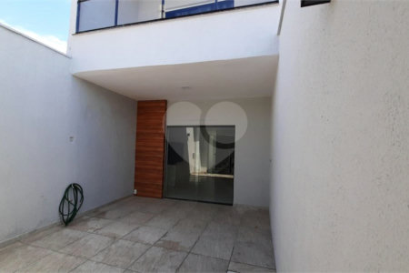 Casa à venda com 2 quartos, sendo 1 suíte, no condomínio Residêncial Villa Vicenzo, Rio de Janeiro - RJ