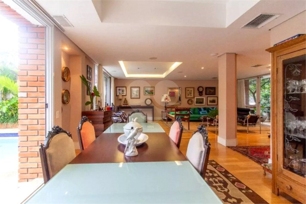Casa à venda ou para alugar com 4 suítes no condomínio Araucárias, São Paulo - SP