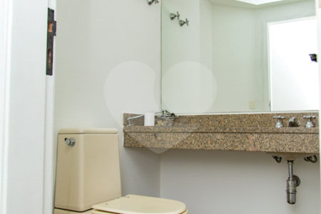 Apartamento à venda com 3 suítes em Moema, São Paulo, SP