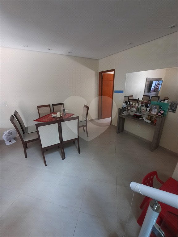 Sobrado à venda com 3 quartos, sendo 1 suíte,  em Jardim Nathalie, Mogi das Cruzes, SP