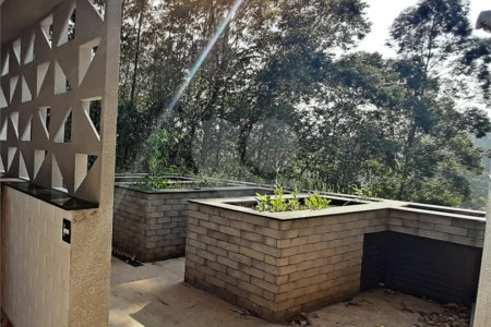 Casa à venda ou para alugar com 4 quartos, sendo 3 suítes, em Serra dos Lagos (jordanésia), Cajamar, SP