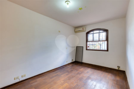 Sobrado à venda com 3 quartos, sendo 1 suíte, em Alto da Boa Vista, São Paulo, SP