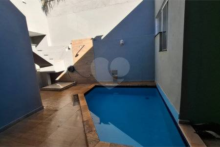 Casa Térrea de Alto Padrão à Venda – Próxima ao Shopping