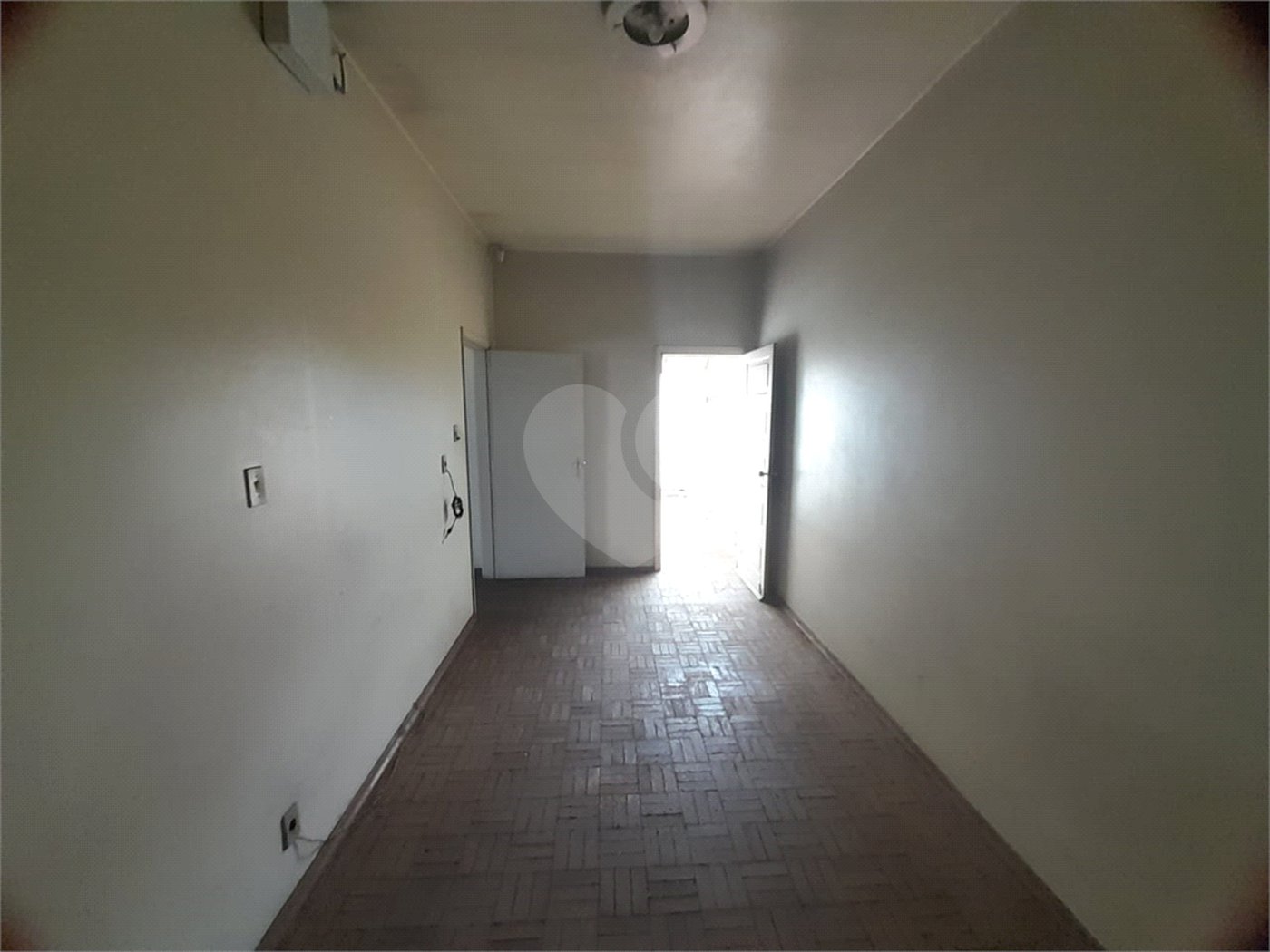 Prédio Comercial na Av. São Carlos - Excelente Oportunidade no Centro da Cidade