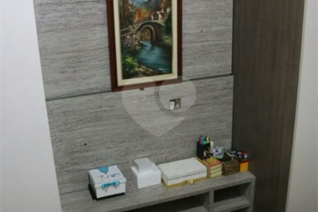 Apto na Mooca de 76m², com 2 dorms, 1 vaga, 1 suíte. Estuda permuta.