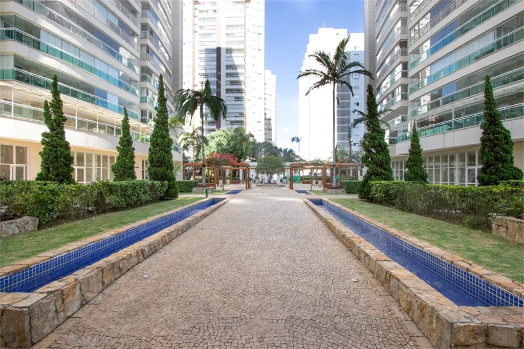 Apartamento à venda com 4 quartos, sendo 3 suítes,  em Vila Romana, São Paulo, SP