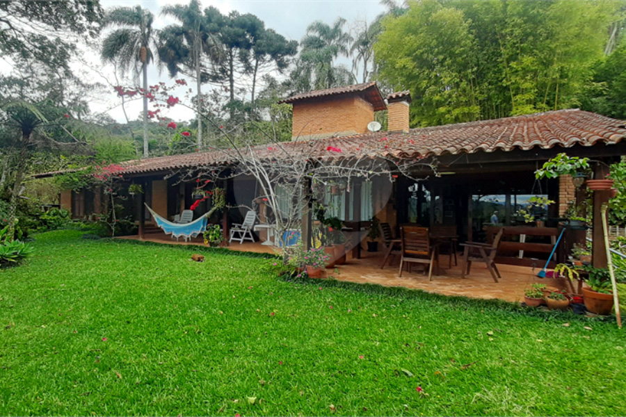 Casa Térrea à venda com 4 quartos, sendo 2 suítes, em Serra da Cantareira, Mairiporã, SP