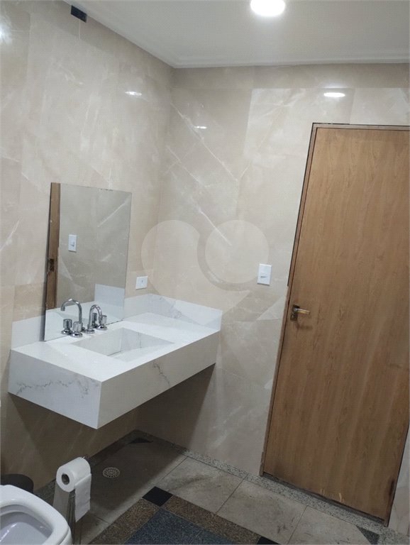 Sobrado à venda com 3 quartos, sendo 1 suíte,  em Jardim Varan, Suzano, SP