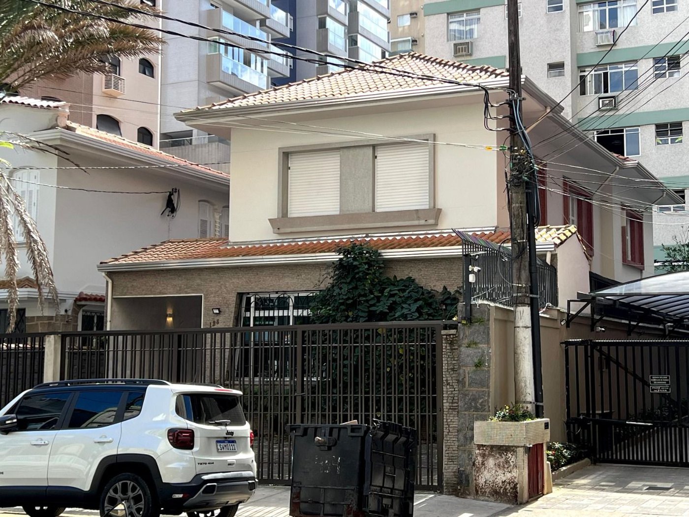 Casa com 4 dormitórios para alugar, 335 m² por R$ 21.181,12 - Gonzaga - Santos/SP
