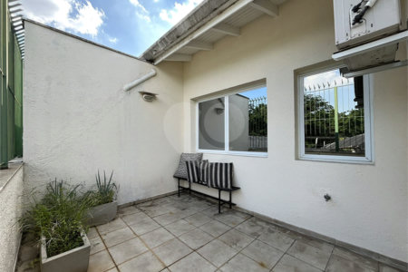 Casa para alugar com 4 quartos, sendo 2 suítes, no condomínio Porto Fino, São Paulo - SP