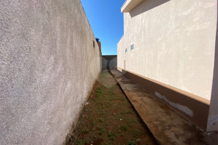 Casa à venda com 3 quartos, sendo 1 suíte, em Jardim Primavera I, Ponta Porã, MS