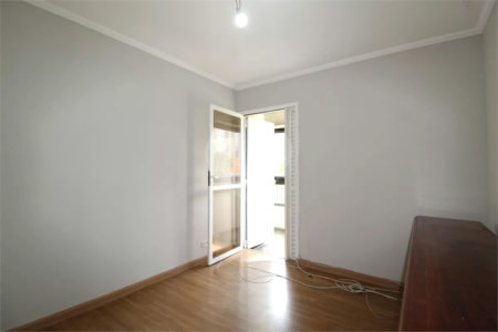 Apartamento à venda com 3 quartos, sendo 1 suíte,  em Vila Uberabinha, São Paulo, SP