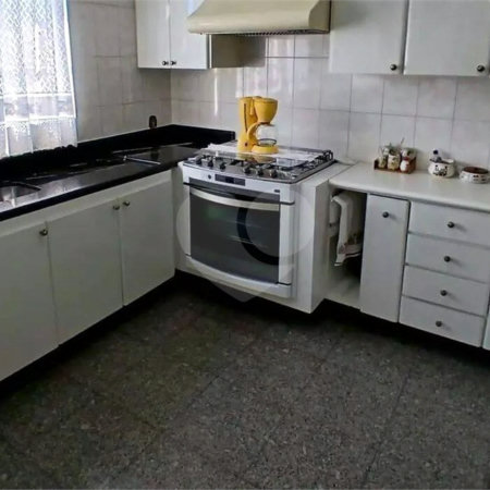 Sobrado à venda com 4 quartos, sendo 2 suítes, em Vila Santa Maria, São Paulo, SP