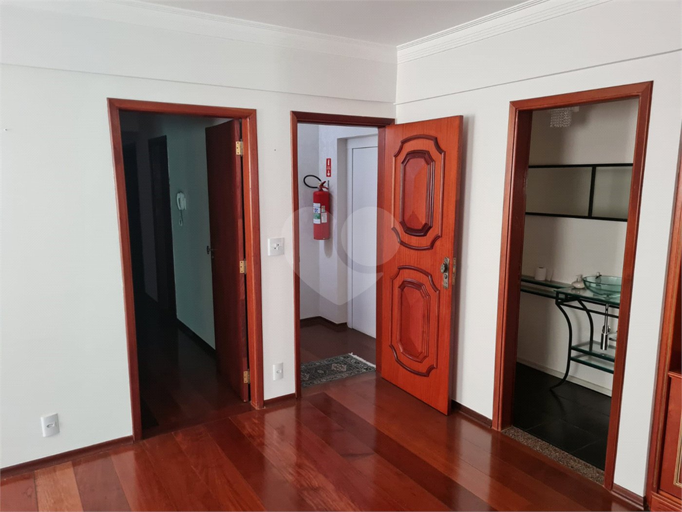 Apartamento à venda com 3 quartos, sendo 1 suíte,  em Vila Angeli, Valinhos, SP