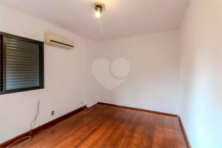 Apartamento à venda com 4 quartos, sendo 2 suítes, em Paraíso do Morumbi, São Paulo, SP