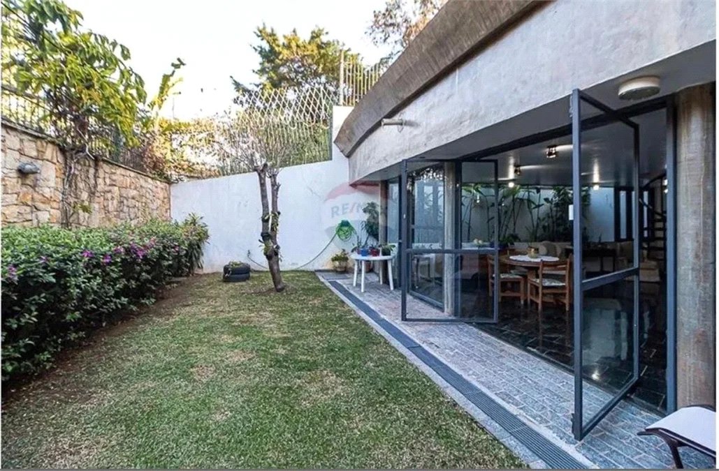 Casa à venda com 4 suítes em Jardim Vitória Régia, São Paulo, SP