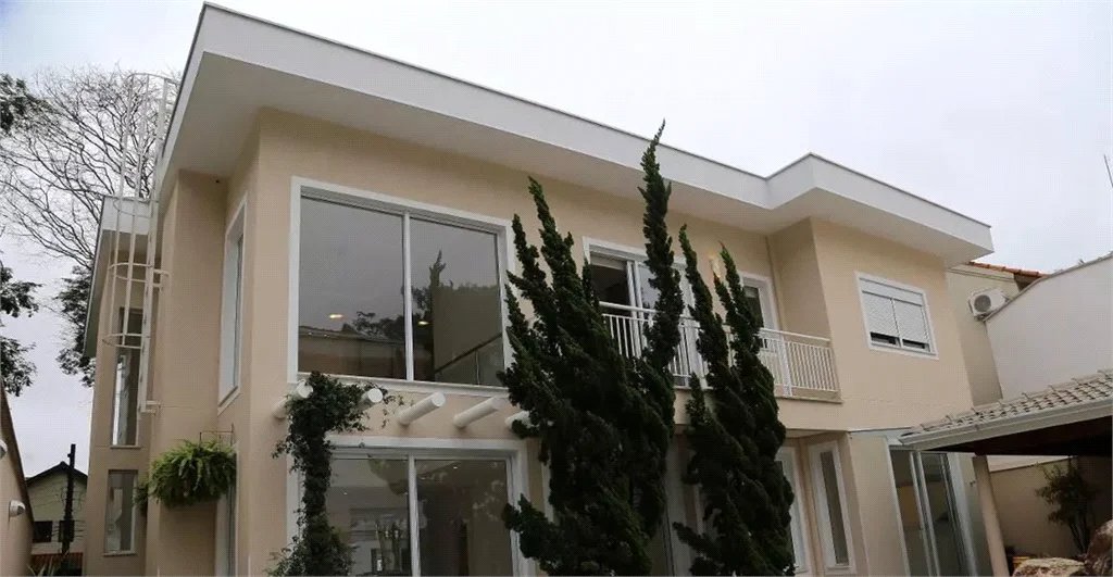 Casa à venda com 3 suítes no condomínio Residencial Morumbi, São Paulo - SP