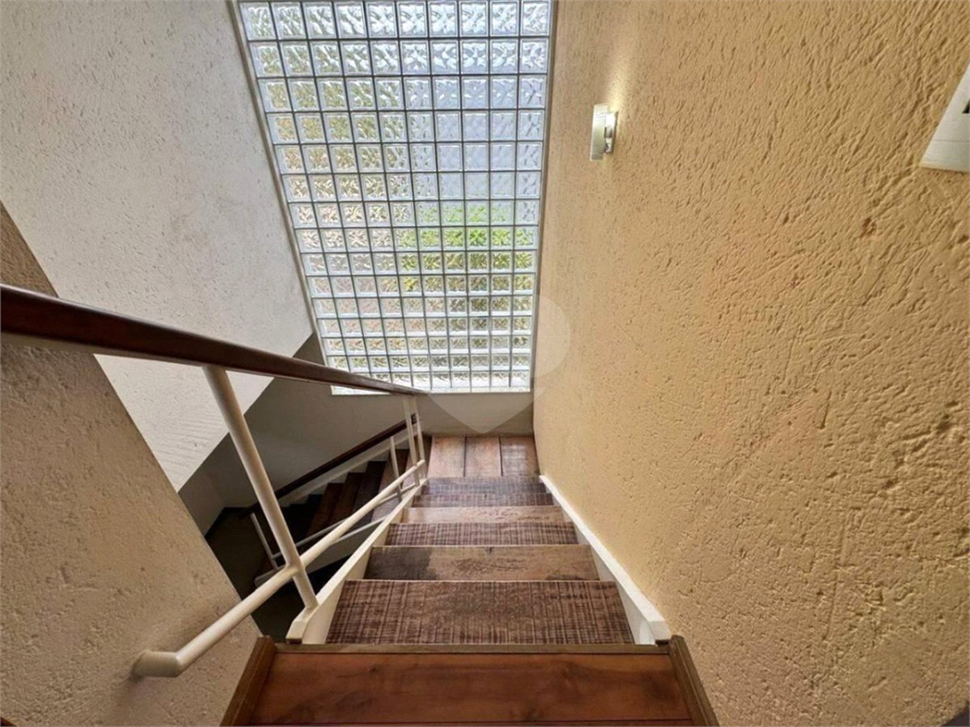 Casa à venda com 3 quartos, sendo 1 suíte,  no condomínio Residencial Recanto dos Paturis, Vinhedo - SP