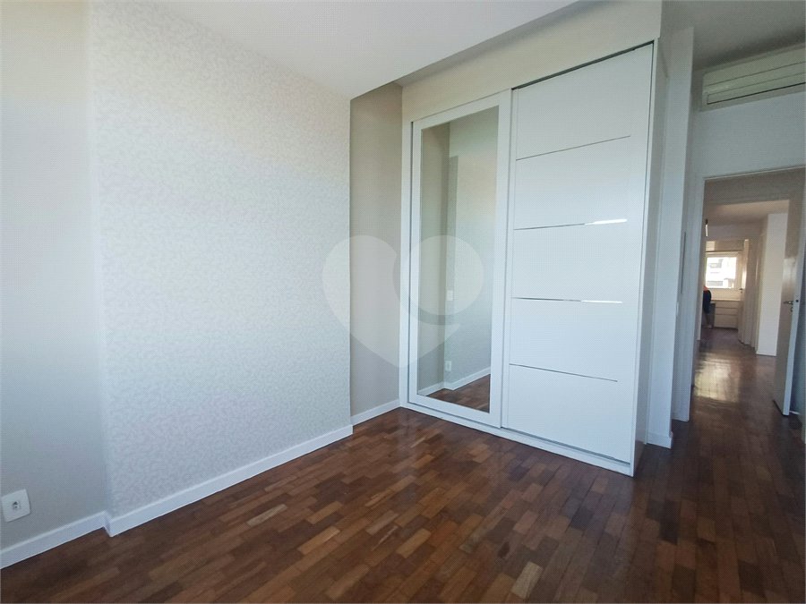 Apartamento à venda com 3 quartos, sendo 1 suíte,  em Lagoa, Rio de Janeiro, RJ