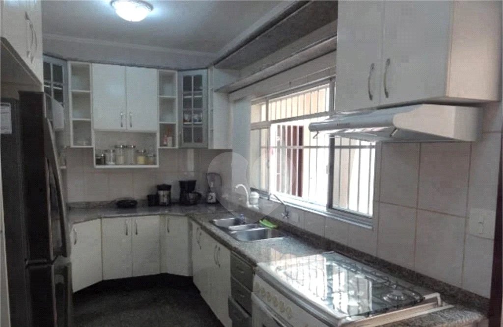 Sobrado à venda com 3 quartos, sendo 1 suíte, em Jardim São Luís, São Paulo, SP