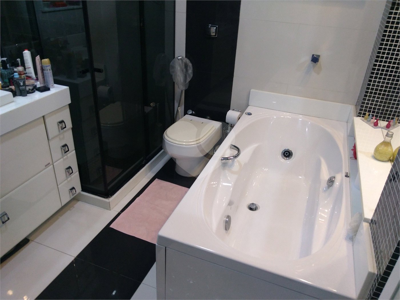 Casa à venda com 3 quartos, sendo 1 suíte,  no condomínio Conselheiro Ferraz, Rio de Janeiro - RJ
