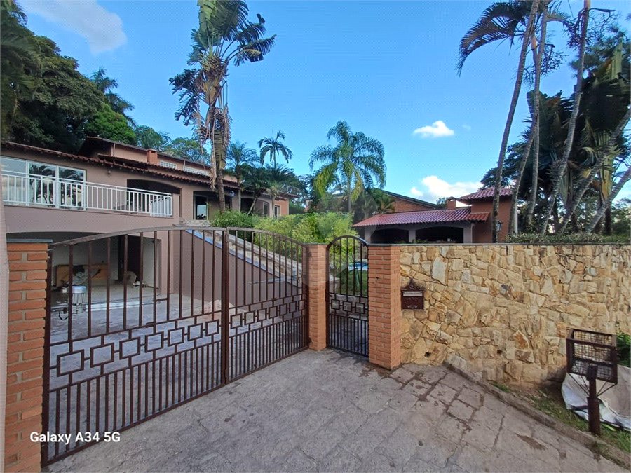 Casa à venda ou para alugar com 5 quartos, sendo 2 suítes, no condomínio Fazenda São Joaquim, Vinhedo - SP