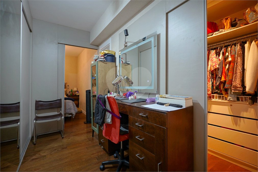 Apartamento à venda com 4 quartos, sendo 2 suítes, em Santo Amaro, São Paulo, SP
