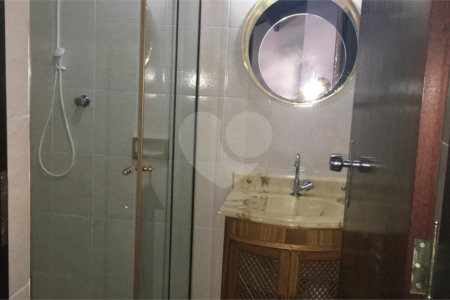 Sobrado à venda com 6 quartos, sendo 3 suítes, em Jardim Refúgio, Sorocaba, SP