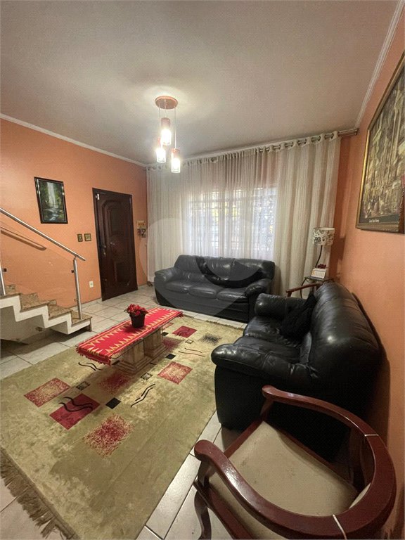 Sobrado à venda com 5 quartos, sendo 1 suíte,  em Vila Gustavo, São Paulo, SP