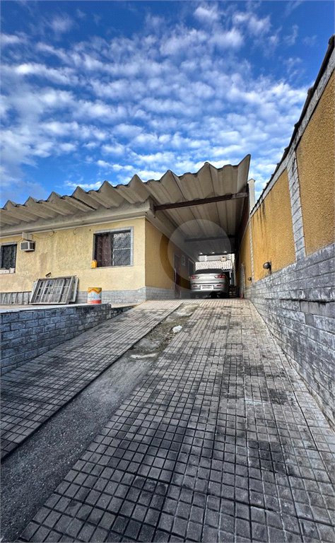 Casa à venda com 3 quartos em Santa Cruz, Rio de Janeiro, RJ