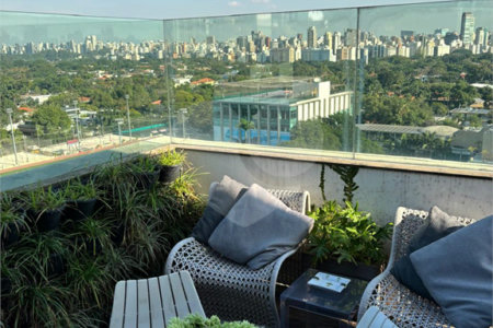 Apartamento à venda com 3 quartos, sendo 1 suíte, em Cerqueira César, São Paulo, SP